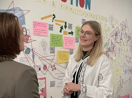 Iben Møller Pedersen er uddannet lærer i 2013 og har i perioden 2020 til 2023 efteruddannet sig med en diplomuddannelse i strategisk design og ledelse.