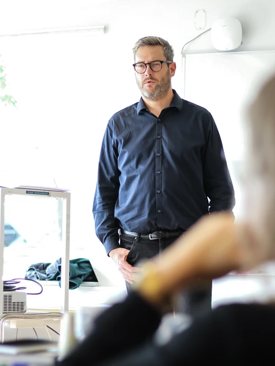 Lær designbaseret procesfacilitering i praksis med efteruddannelser hos Designskolen Kolding