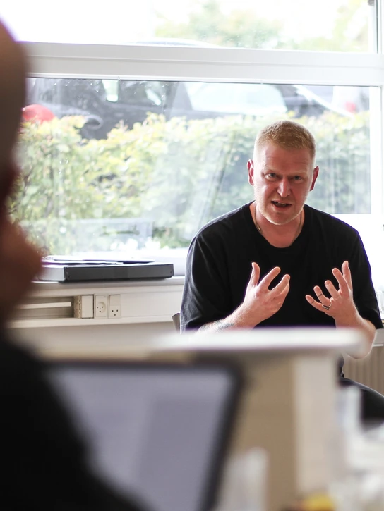 Lær designbaseret procesfacilitering i praksis med efteruddannelser hos Designskolen Kolding