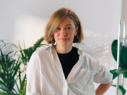 Matilda Blomgren Munk er uddannet industriel designer og har en kandidatgrad i Design for Planet fra Designskolen Kolding. Foto: Enchabel