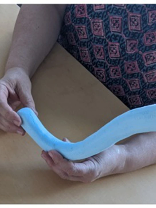 Tutte Murmann has developed a sex toy designed for women with reduced mobility in their arms and upper body, who require assistance for masturbation or who simply wish to be physically relaxed during the act.